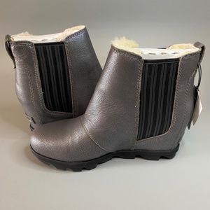 Sorel Lea Wedge Joan of Arctic Chelsea Wedge Quarry Grey Black Shearling Lux